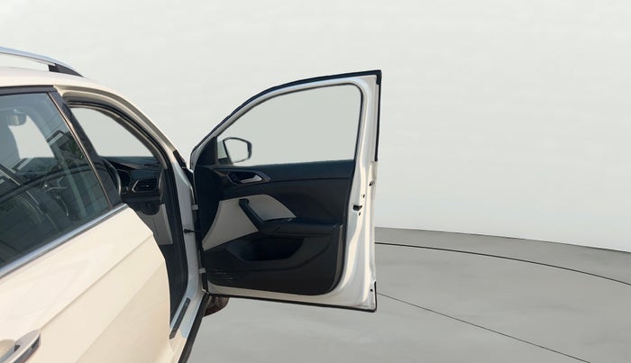 2022 Volkswagen TAIGUN TOPLINE 1.0 TSI AT, Petrol, Automatic, 88,974 km, RHS Front Door