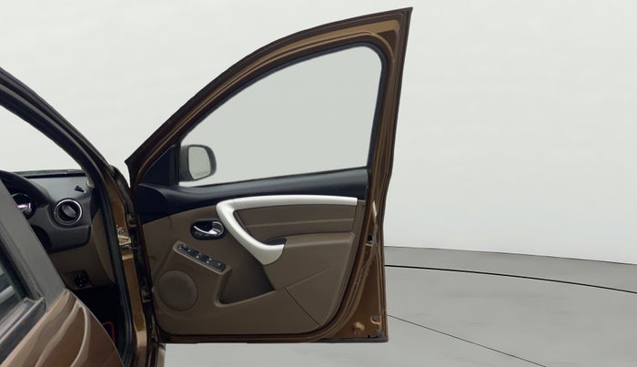 2018 Renault Duster 110 PS RXZ DIESEL, Diesel, Manual, 1,23,091 km, RHS Front Door