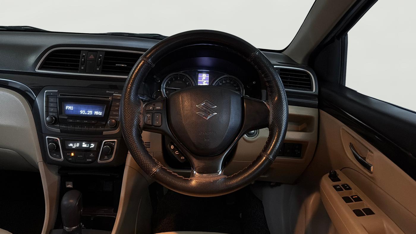 2015 Maruti Ciaz ZXI AT, Petrol, Automatic, 44,275 km, Steering Wheel Close Up