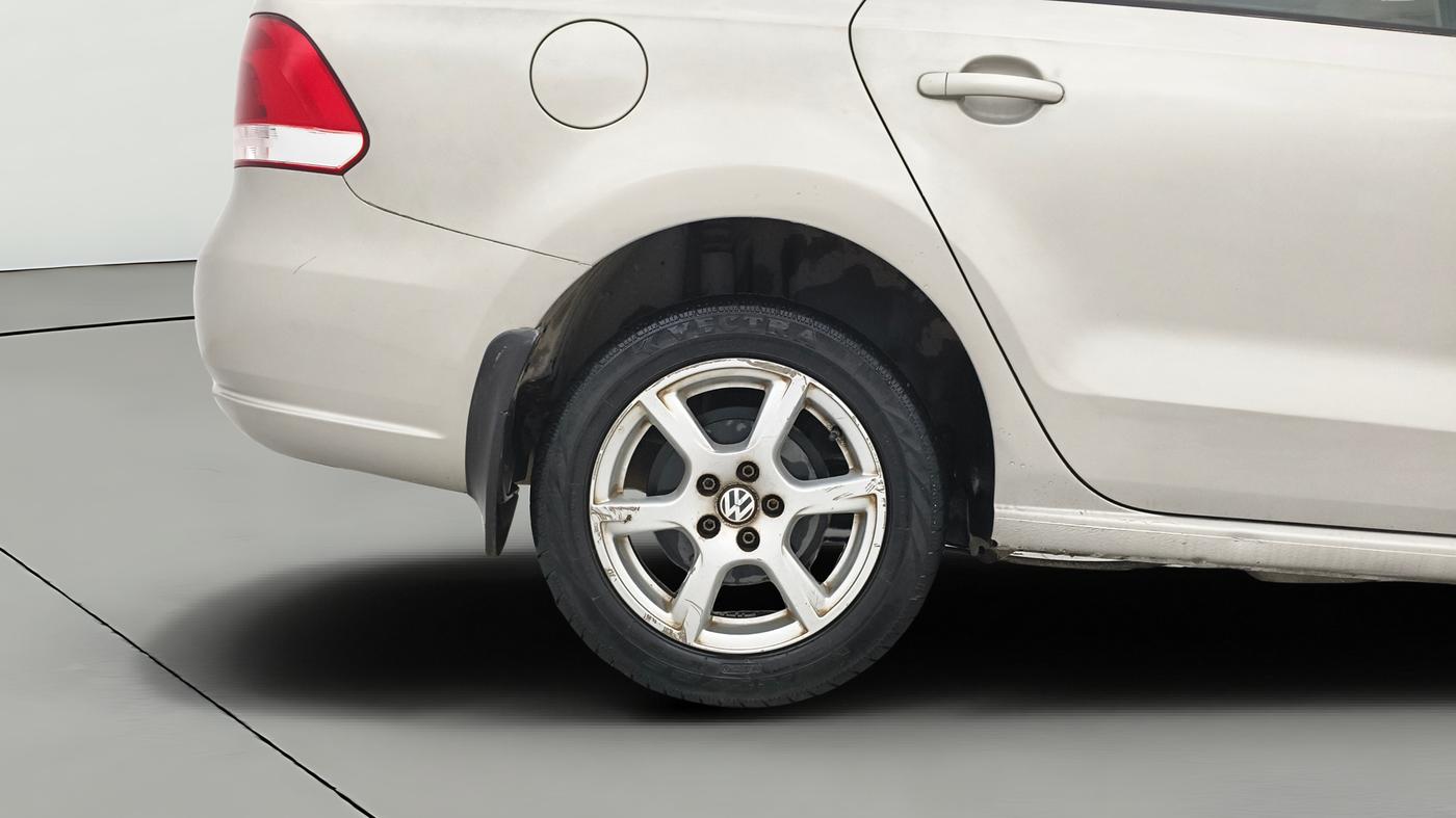 2014 Volkswagen Vento HIGHLINE 1.6 MPI, Petrol, Manual, 91,016 km, Right Rear Wheel