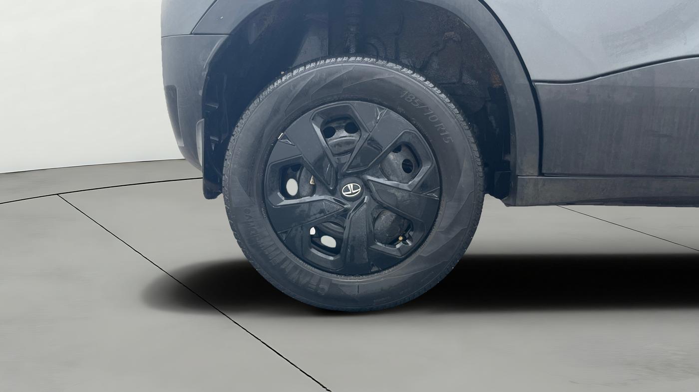 2023 Tata PUNCH ADVENTURE MT, Petrol, Manual, 27,221 km, Right Rear Wheel