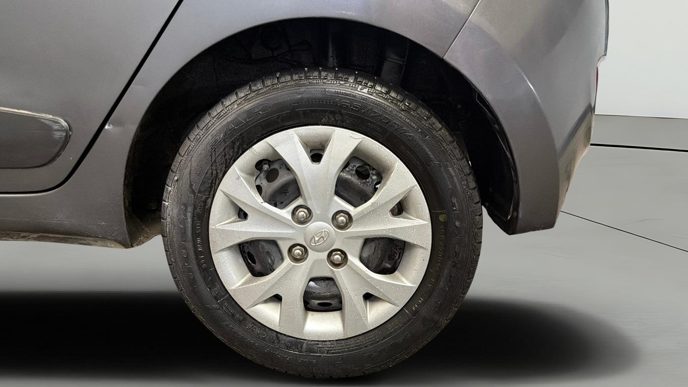 2015 Hyundai Grand i10 SPORTZ 1.2 KAPPA VTVT, Petrol, Manual, 68,157 km, Left Rear Wheel