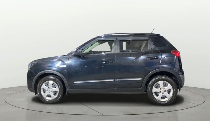 2023 Mahindra XUV300 W6 1.2 PETROL, Petrol, Manual, 8,518 km, Left Side