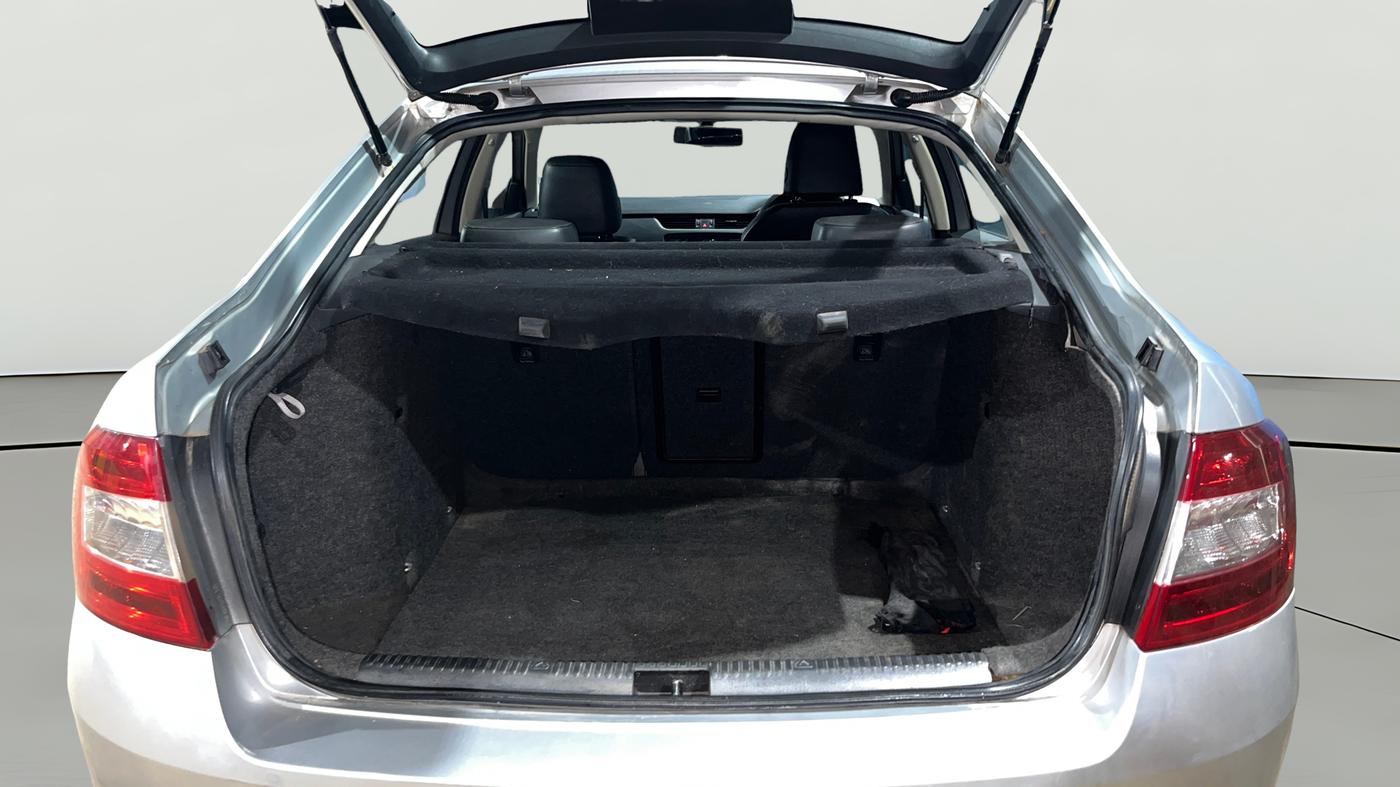 2015 Skoda Octavia AMBITION 1.4 TSI, Petrol, Manual, 1,47,263 km, Boot Open Zoomed View