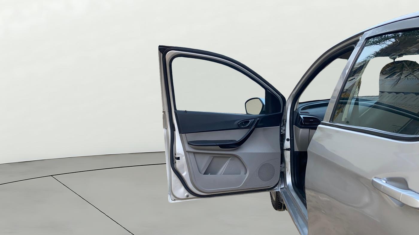 2018 Tata Tiago XT PETROL, Petrol, Manual, 38,109 km, LHS Front Door