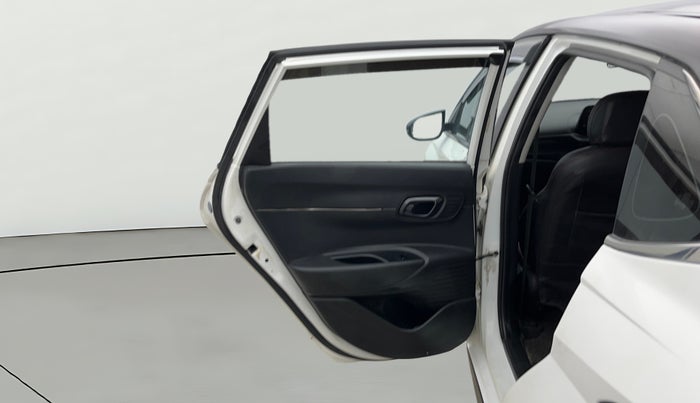 2022 Hyundai NEW I20 SPORTZ 1.2 MT, Petrol, Manual, 36,393 km, LHS Rear Door