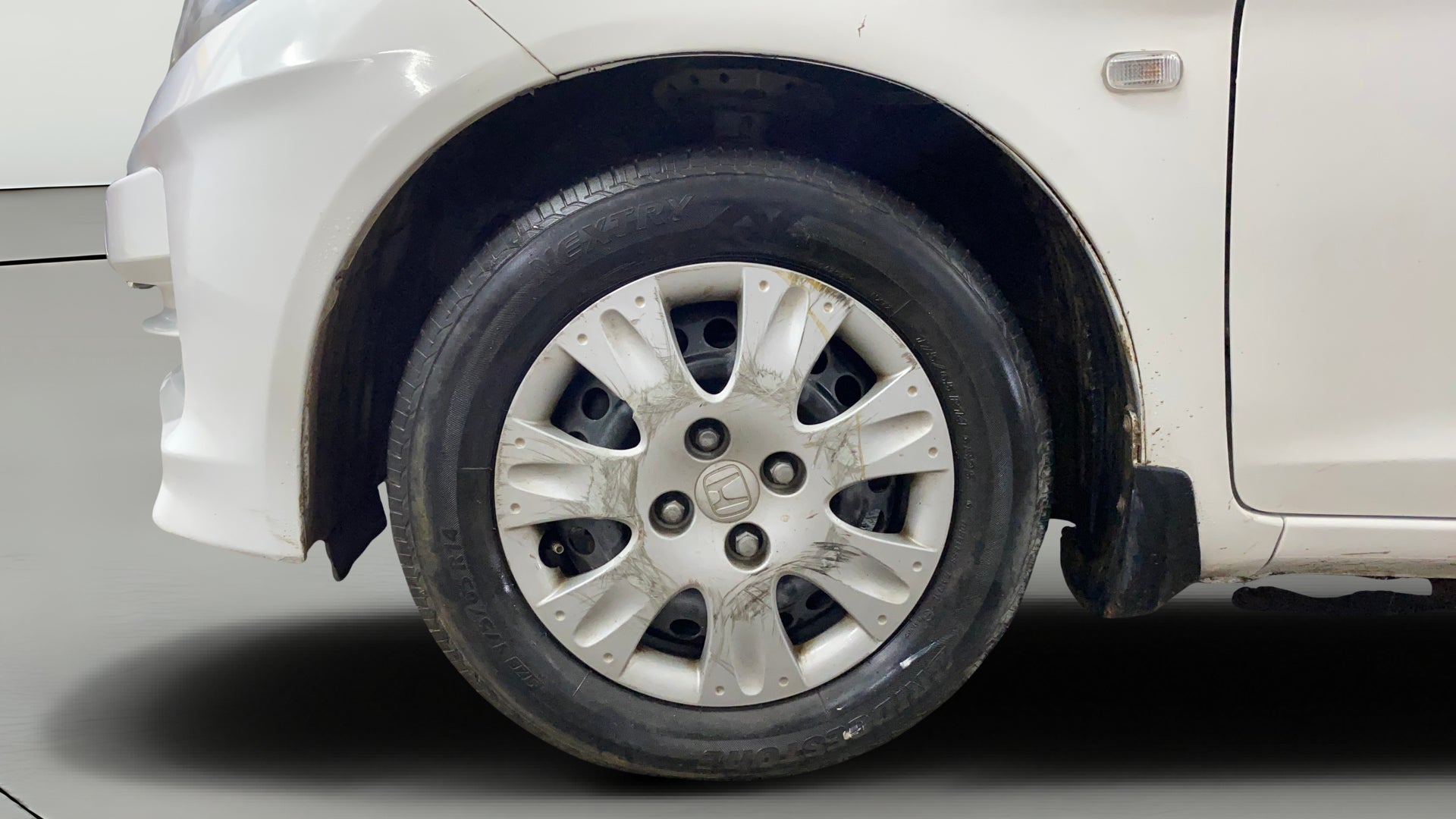 camera-Left-Front-Wheel
