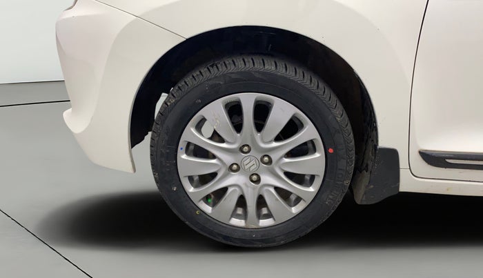 2017 Maruti Baleno ZETA PETROL 1.2, Petrol, Manual, 1,13,433 km, Left Front Wheel
