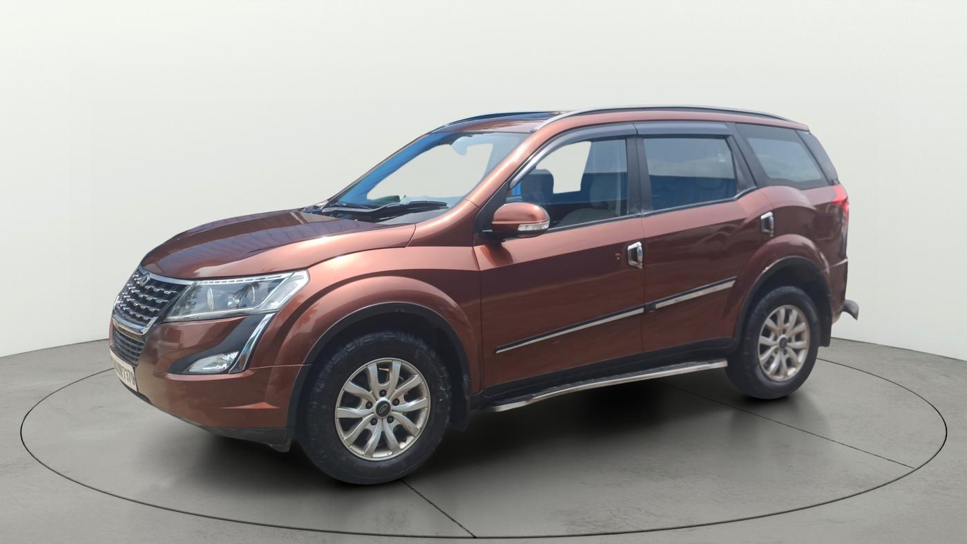 2019 Mahindra XUV500 W9, Diesel, Manual, 1,21,839 km, Left Front Diagonal