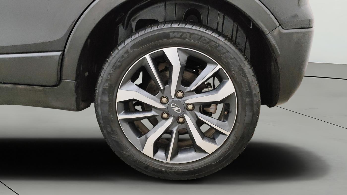 2020 Mahindra XUV300 W8 (O) 1.2 PETROL, Petrol, Manual, 69,339 km, Left Rear Wheel