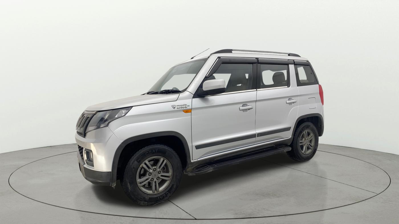 2019 Mahindra TUV300 T10, Diesel, Manual, 32,346 km, Left Front Diagonal