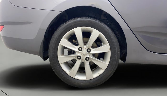 2012 Hyundai Verna FLUIDIC 1.6 CRDI SX, Diesel, Manual, 94,556 km, Right Rear Wheel