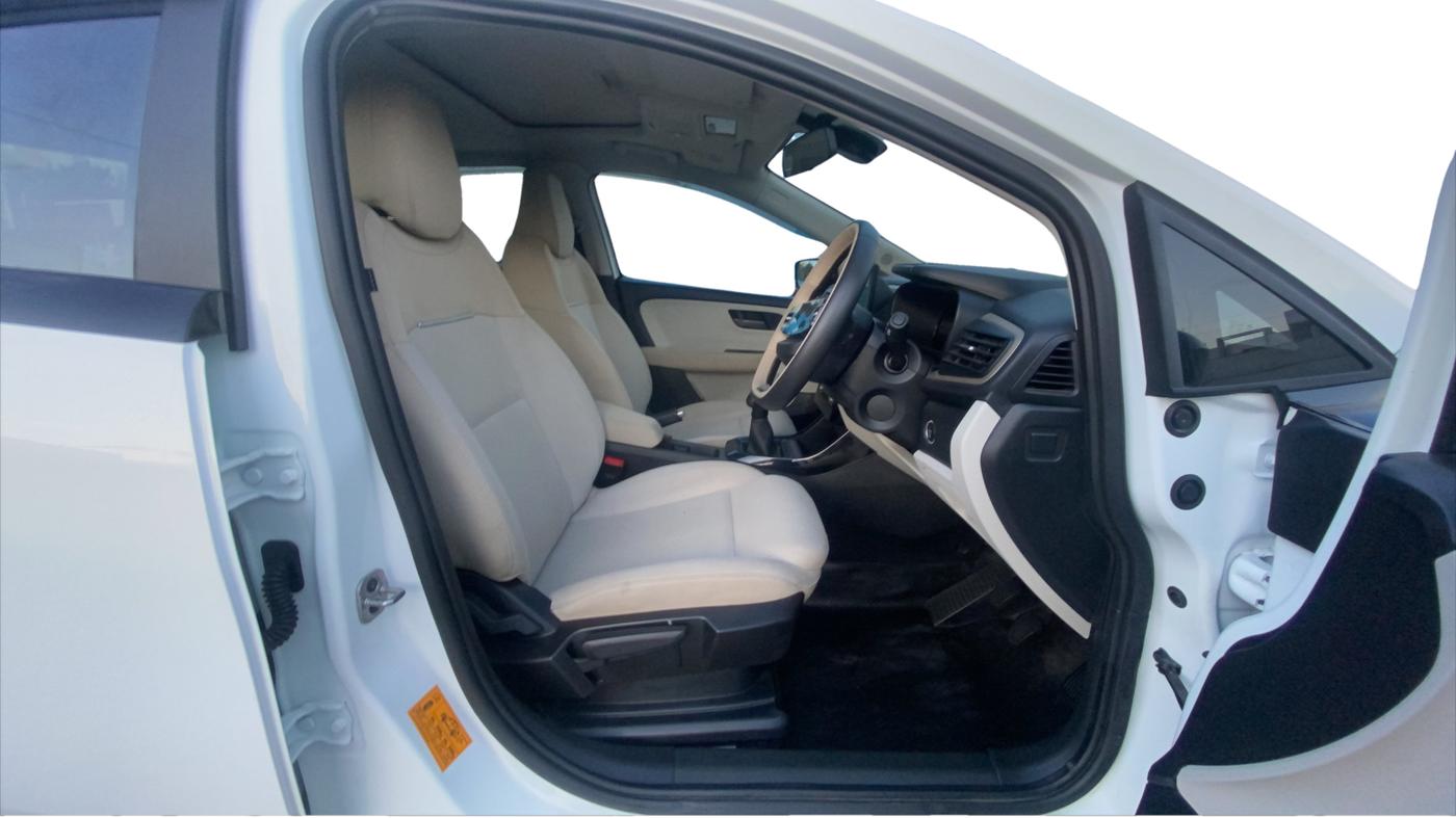 2026 Tata ALTROZ Accomplished S Petrol 5 MT, Petrol, Manual, 3,207 km, Right Side Front Door Cabin