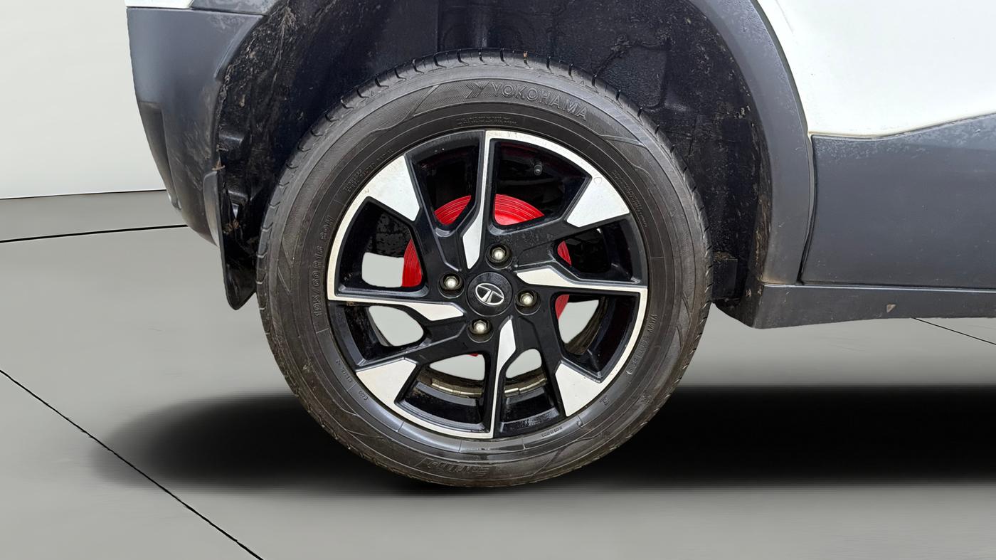 2023 Tata PUNCH ACCOMPLISHED DAZZLE SUNROOF CNG MT, CNG, Manual, 81,360 km, Right Rear Wheel