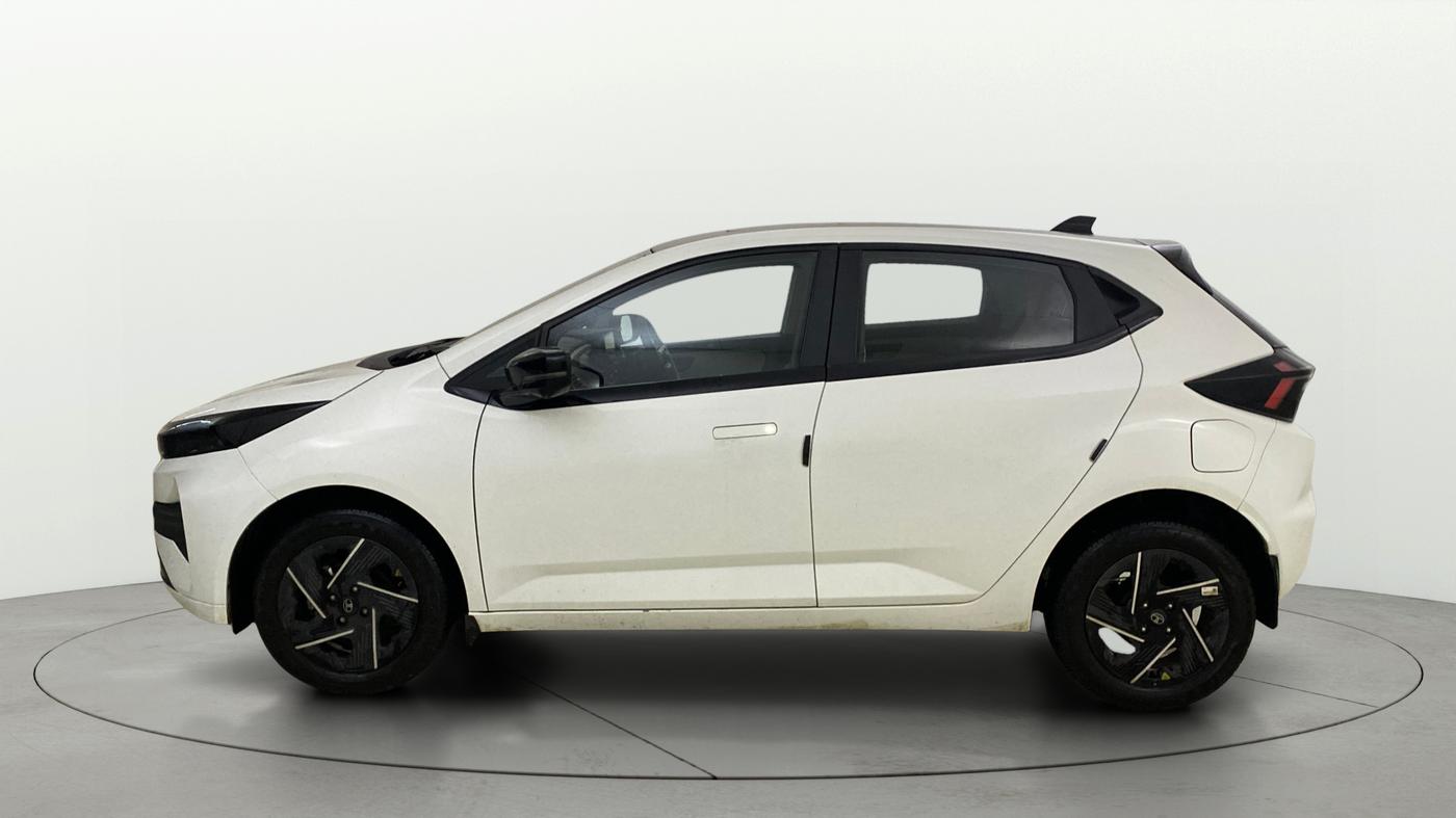 2026 Tata ALTROZ Accomplished S Petrol 6DCT, Petrol, Automatic, 6,892 km, Left Side