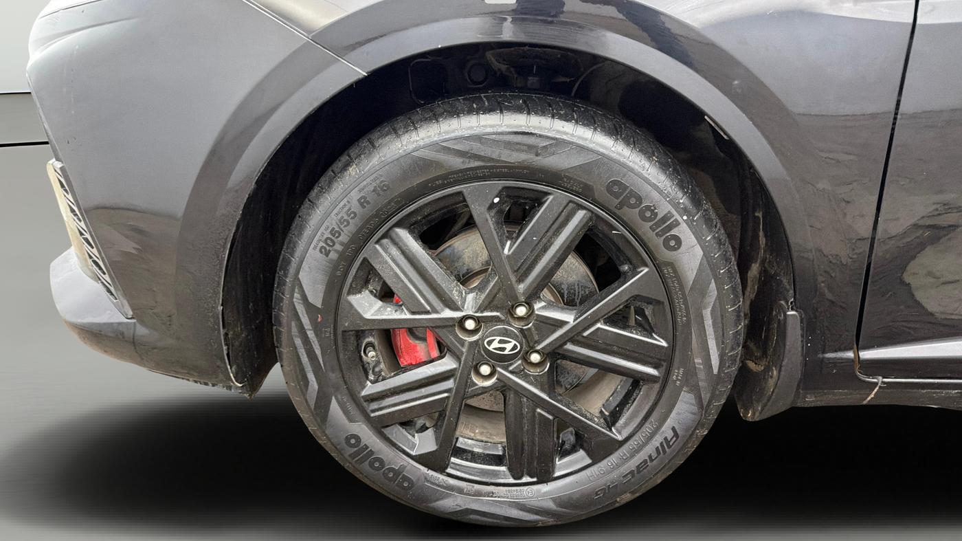 2023 Hyundai Verna SX (O) 1.5 TURBO PETROL DCT, Petrol, Automatic, 13,790 km, Left Front Wheel