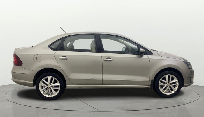 2019 Skoda Rapid STYLE 1.6 MPI, Petrol, Manual, 1,17,061 km, Right Side View