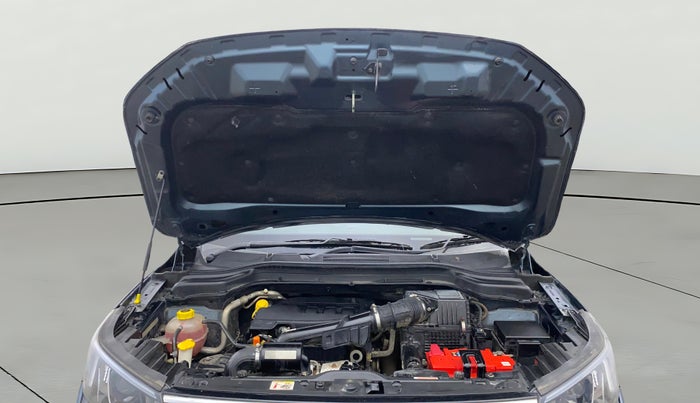 2021 Mahindra XUV300 W8 1.2 PETROL, Petrol, Manual, 52,390 km, Open Bonet