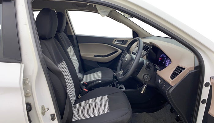 2019 Hyundai Elite i20 MAGNA PLUS 1.2, CNG, Manual, 98,358 km, Right Side Front Door Cabin