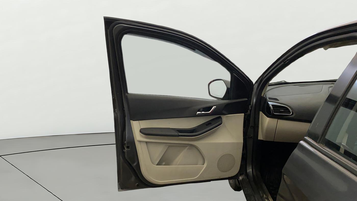 2022 Tata Tiago XZ PLUS CNG, CNG, Manual, 34,321 km, LHS Front Door