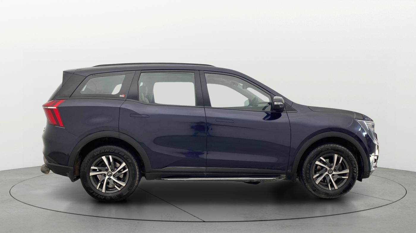 2023 Mahindra XUV700 AX 5 P MT 7 STR, Petrol, Manual, 44,757 km, Right Side View