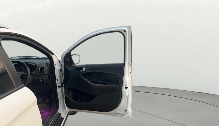 2018 Ford FREESTYLE TITANIUM PLUS 1.5 DIESEL, Diesel, Manual, 70,086 km, RHS Front Door