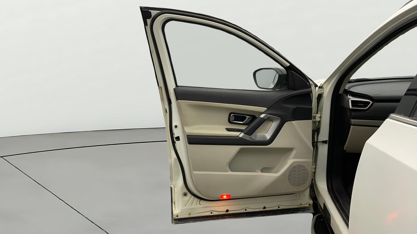 2023 Tata Safari XZ PLUS, Diesel, Manual, 46,665 km, LHS Front Door