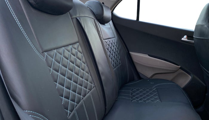 2014 Hyundai Xcent S (O) 1.2, Petrol, Manual, 92,246 km, Right Side Rear Door Cabin