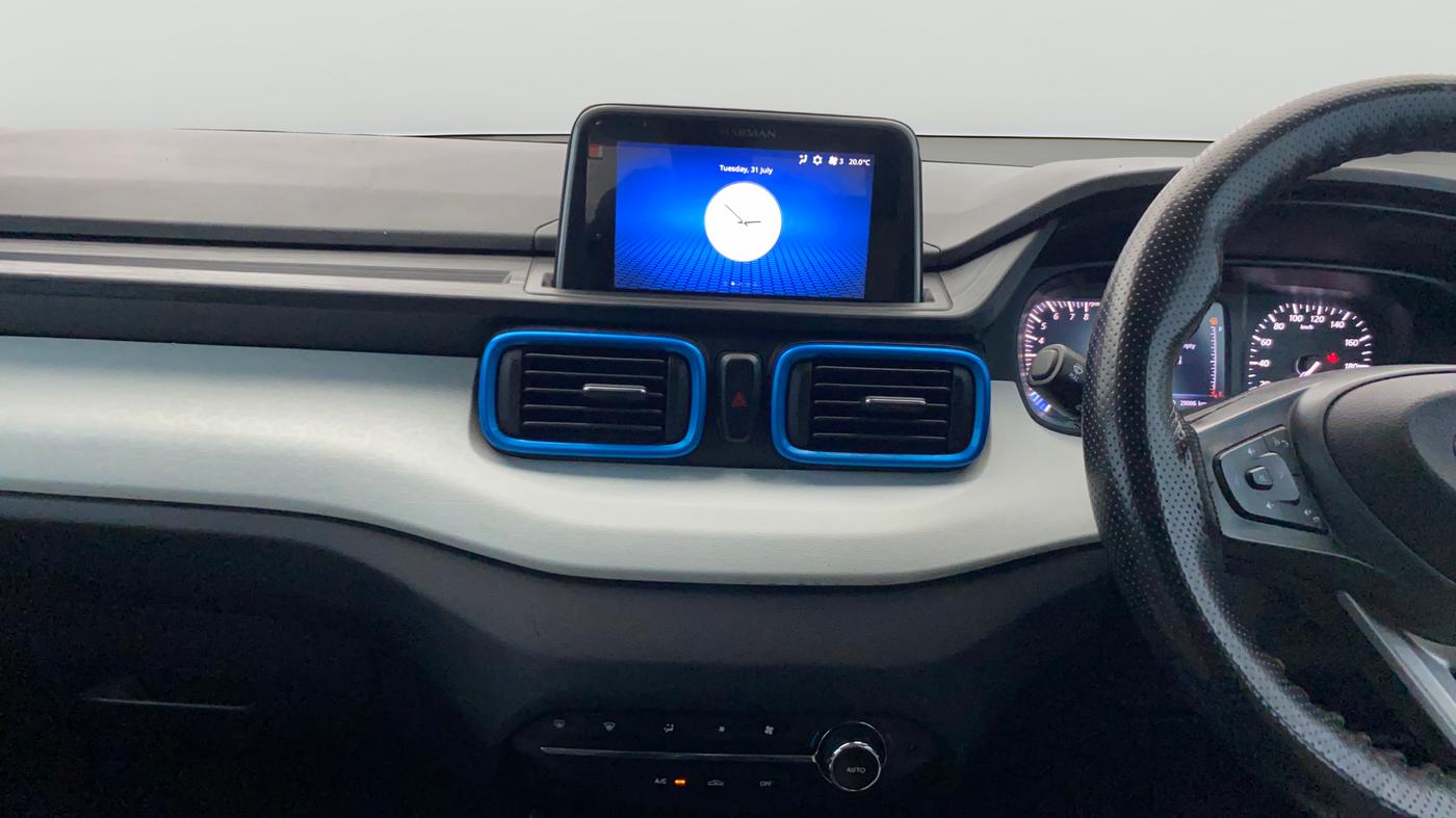 2022 Tata PUNCH CREATIVE  1.2 RTN DUAL TONE, Petrol, Manual, 28,983 km, Air Conditioner