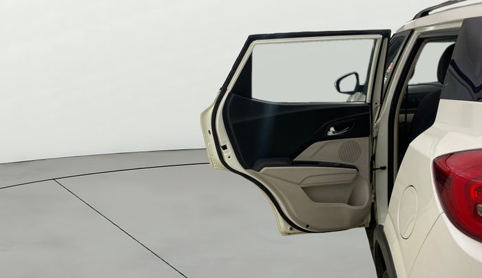 2020 Mahindra XUV300 W8 1.5 DIESEL, Diesel, Manual, 17,802 km, LHS Rear Door