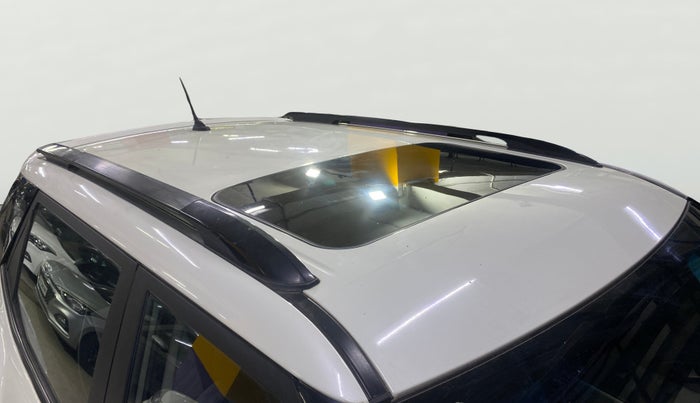 2020 Mahindra XUV300 W8 (O) 1.2 PETROL, Petrol, Manual, 28,357 km, Roof