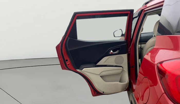 2022 Mahindra XUV300 W8 (O) 1.2 PETROL, Petrol, Manual, 10,013 km, LHS Rear Door