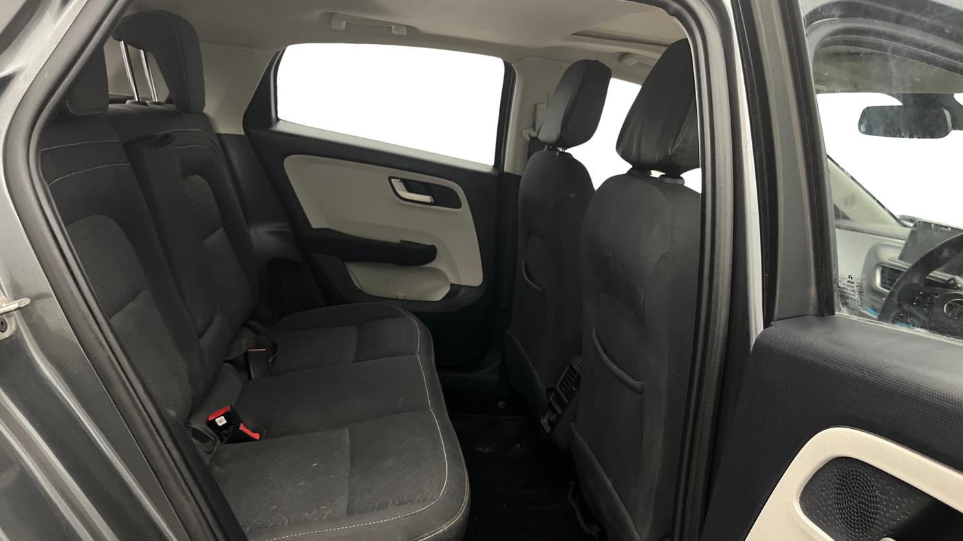 2024 Tata ALTROZ XZ PLUS SUNROOF CNG, CNG, Manual, 30,914 km, Right Side Rear Door Cabin