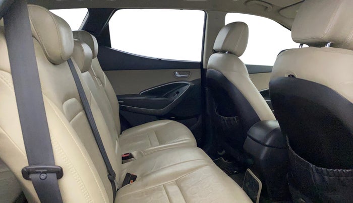 2014 Hyundai Santa Fe 4 WD AT, Diesel, Automatic, 72,593 km, Right Side Rear Door Cabin