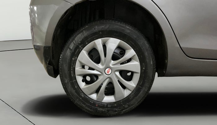 2016 Maruti Swift VXI, Petrol, Manual, 43,003 km, Right Rear Wheel