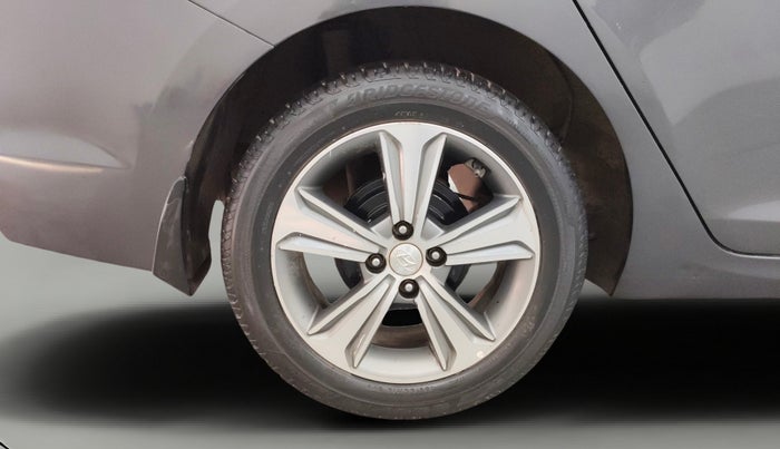 2019 Hyundai Verna 1.6 VTVT SX, Petrol, Manual, 49,243 km, Right Rear Wheel