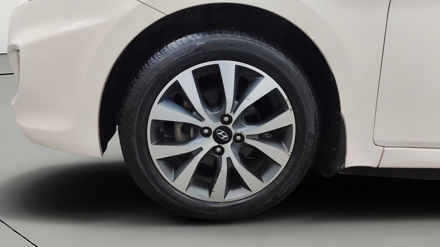 2014 Hyundai Verna FLUIDIC 1.6 VTVT SX OPT, Petrol, Manual, 47,752 km, Left Front Wheel