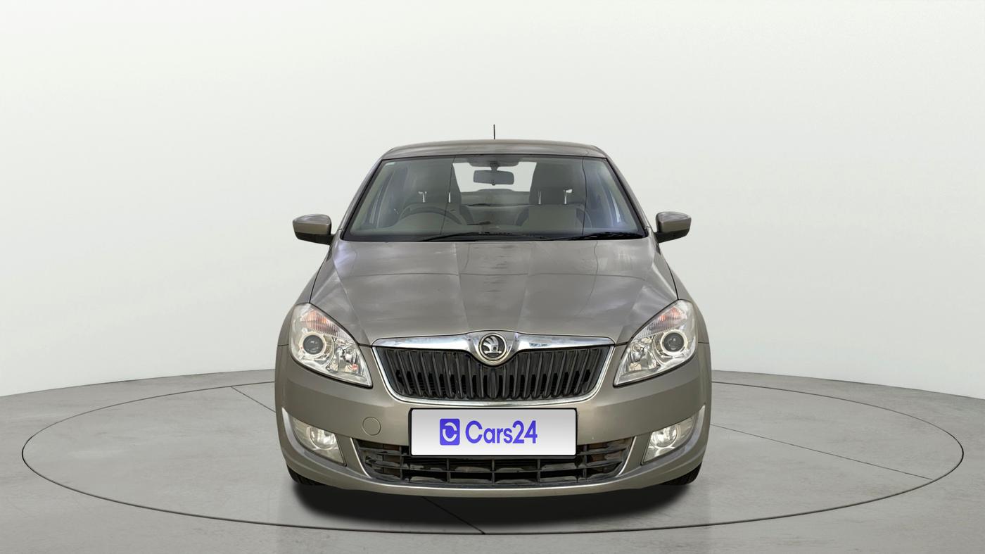 2013 Skoda Rapid ELEGANCE 1.6 MPI MT, Petrol, Manual, 11,180 km, Front