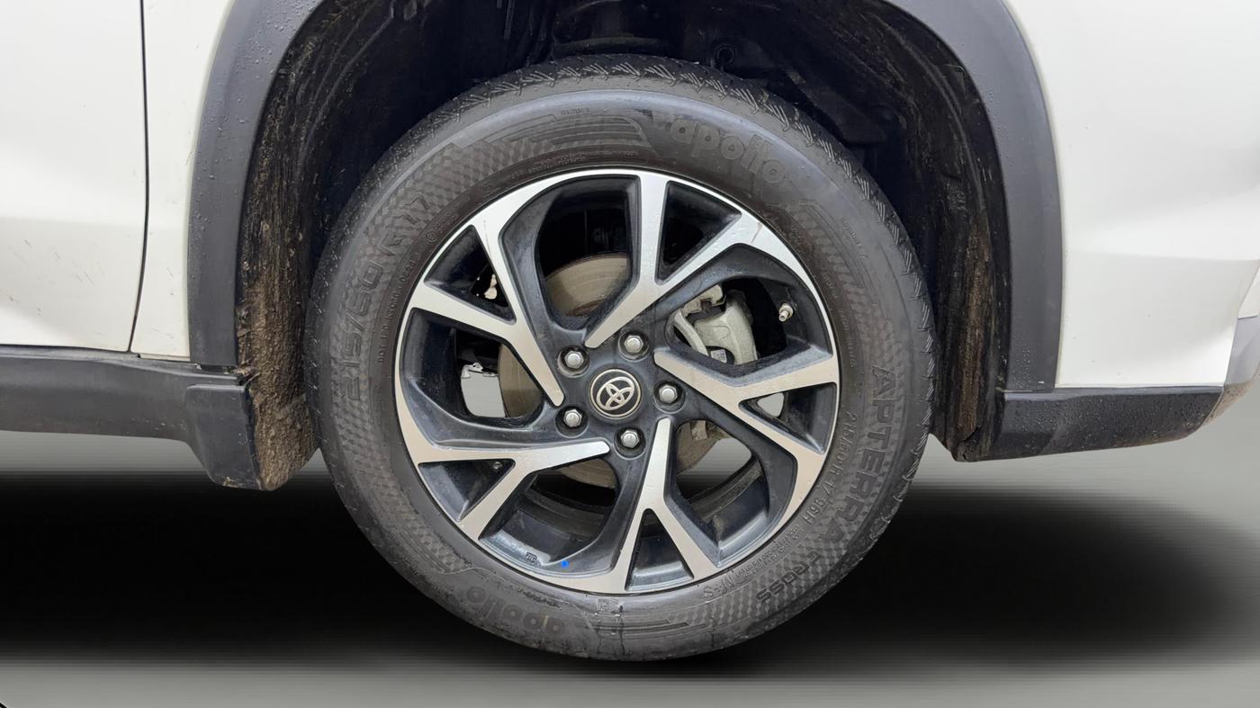 2024 Toyota URBAN CRUISER HYRYDER V HYBRID, Hybrid, Automatic, 60,281 km, Right Front Wheel