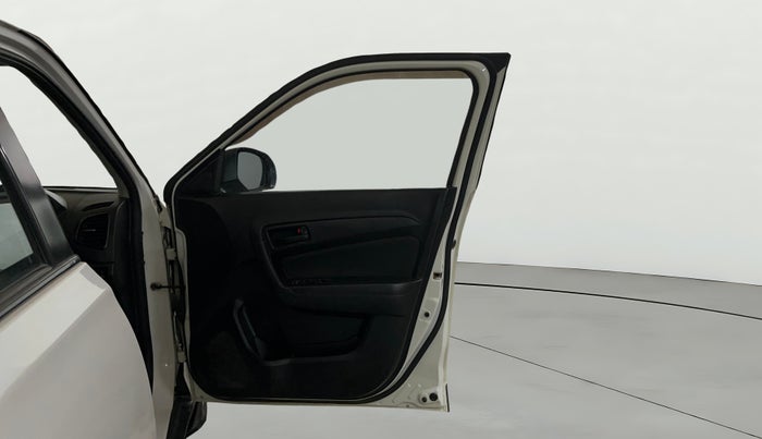 2021 Maruti Vitara Brezza VXI, CNG, Manual, 72,262 km, RHS Front Door