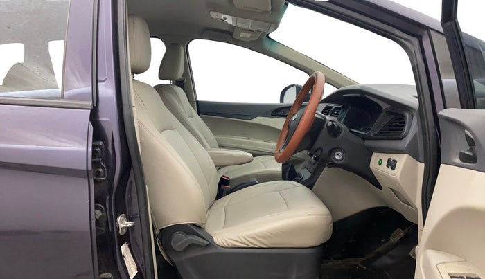 2018 Mahindra MARAZZO M2 8 STR, Diesel, Manual, 77,219 km, Right Side Front Door Cabin