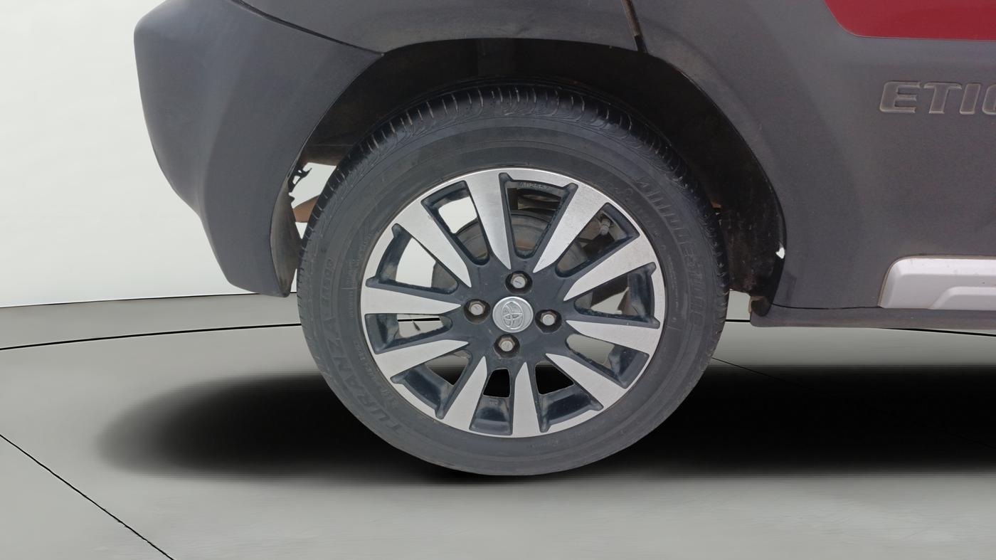 2014 Toyota Etios CROSS 1.2 G, Petrol, Manual, 96,562 km, Right Rear Wheel