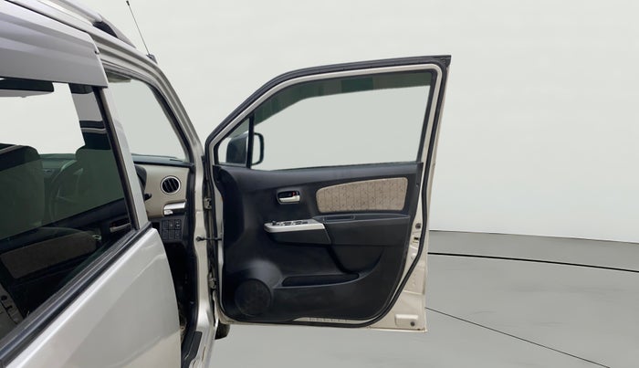 2015 Maruti Wagon R 1.0 VXI, Petrol, Manual, 1,46,341 km, RHS Front Door