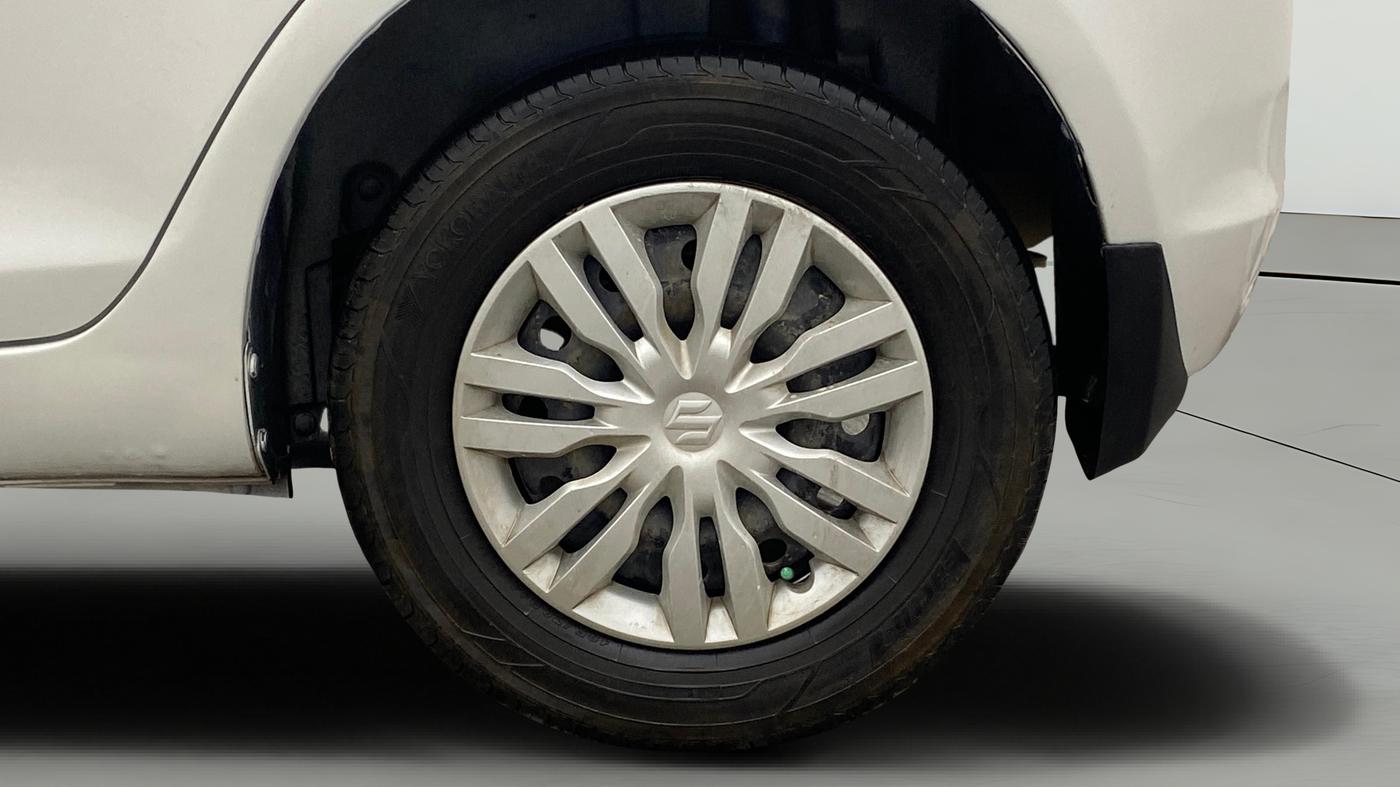 2013 Maruti Swift VDI, Diesel, Manual, 90,372 km, Left Rear Wheel