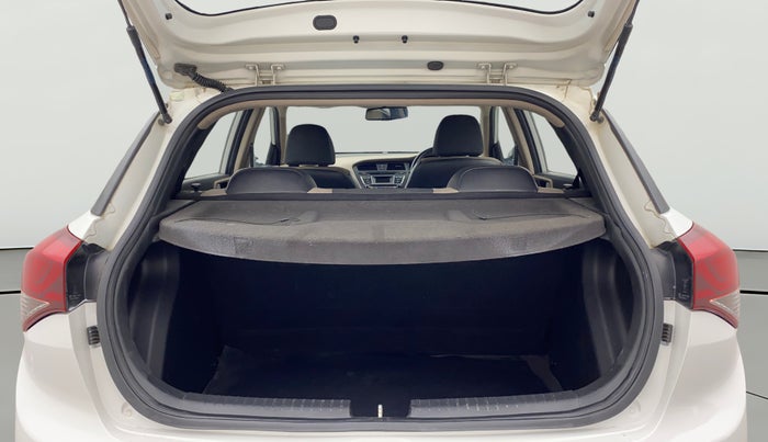 2017 Hyundai Elite i20 SPORTZ 1.4 CRDI, Diesel, Manual, 1,12,064 km, Boot Open Zoomed View