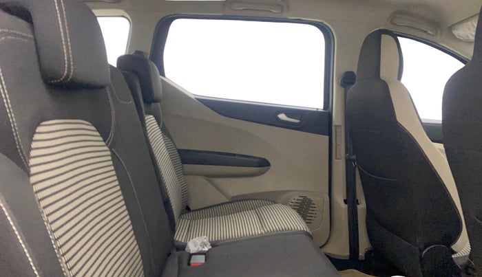 2023 Renault TRIBER RXZ, Petrol, Manual, 39,158 km, Right Side Rear Door Cabin