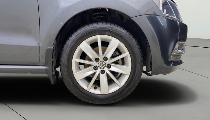 2016 Volkswagen Polo HIGHLINE 1.0L, Petrol, Manual, 58,567 km, Right Front Wheel