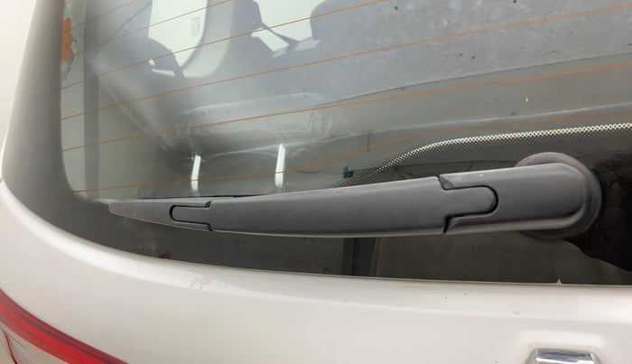 2022 Renault TRIBER RXZ AMT DUAL TONE, Petrol, Automatic, 30,814 km, Rear Wiper