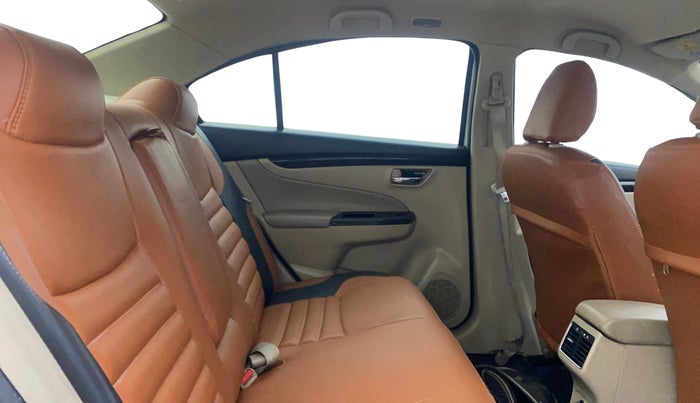 2015 Maruti Ciaz ZXI, Petrol, Manual, 74,839 km, Right Side Rear Door Cabin