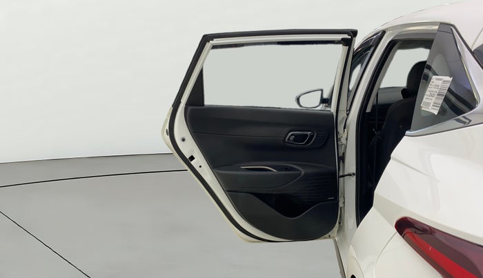 2023 Hyundai NEW I20 ASTA (O) 1.2 MT, Petrol, Manual, 6,991 km, LHS Rear Door